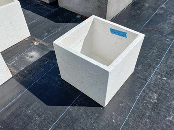 7010 WH LW White Cube Pit Medium