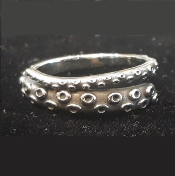 Octopus tentacle ring