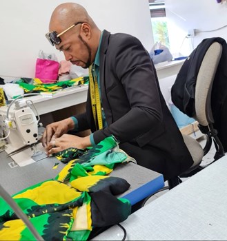 LM Fashion House - Larry Maxwell