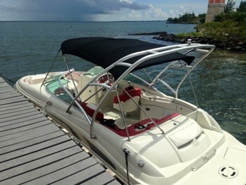 RENT a  22ft Bowrider