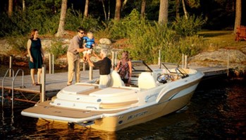 RENT a  23ft Bowrider