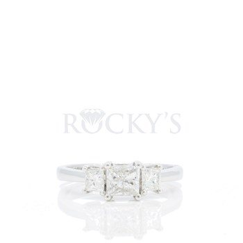 Engagement Ring with 0m6g99 Carats